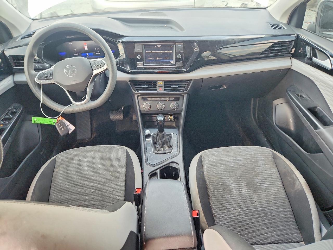 Volkswagen Taos S