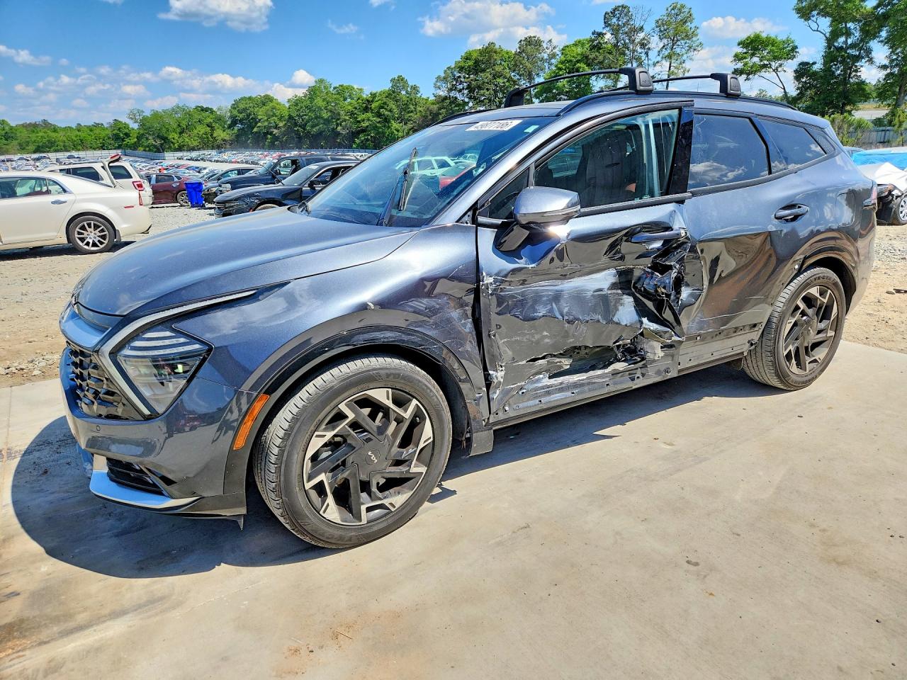 Salvage Kia Sportage Image