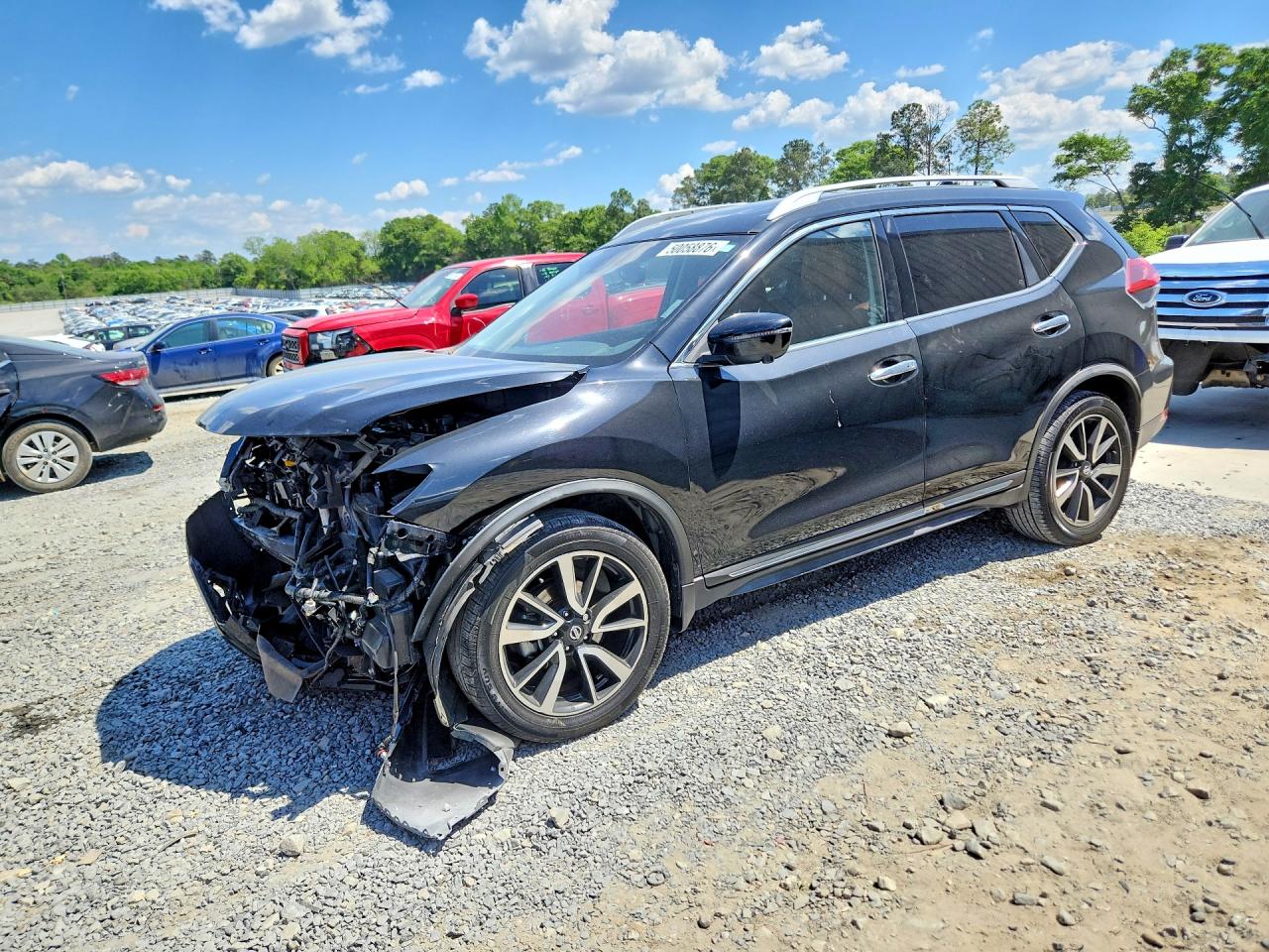 Salvage Nissan Rogue Image
