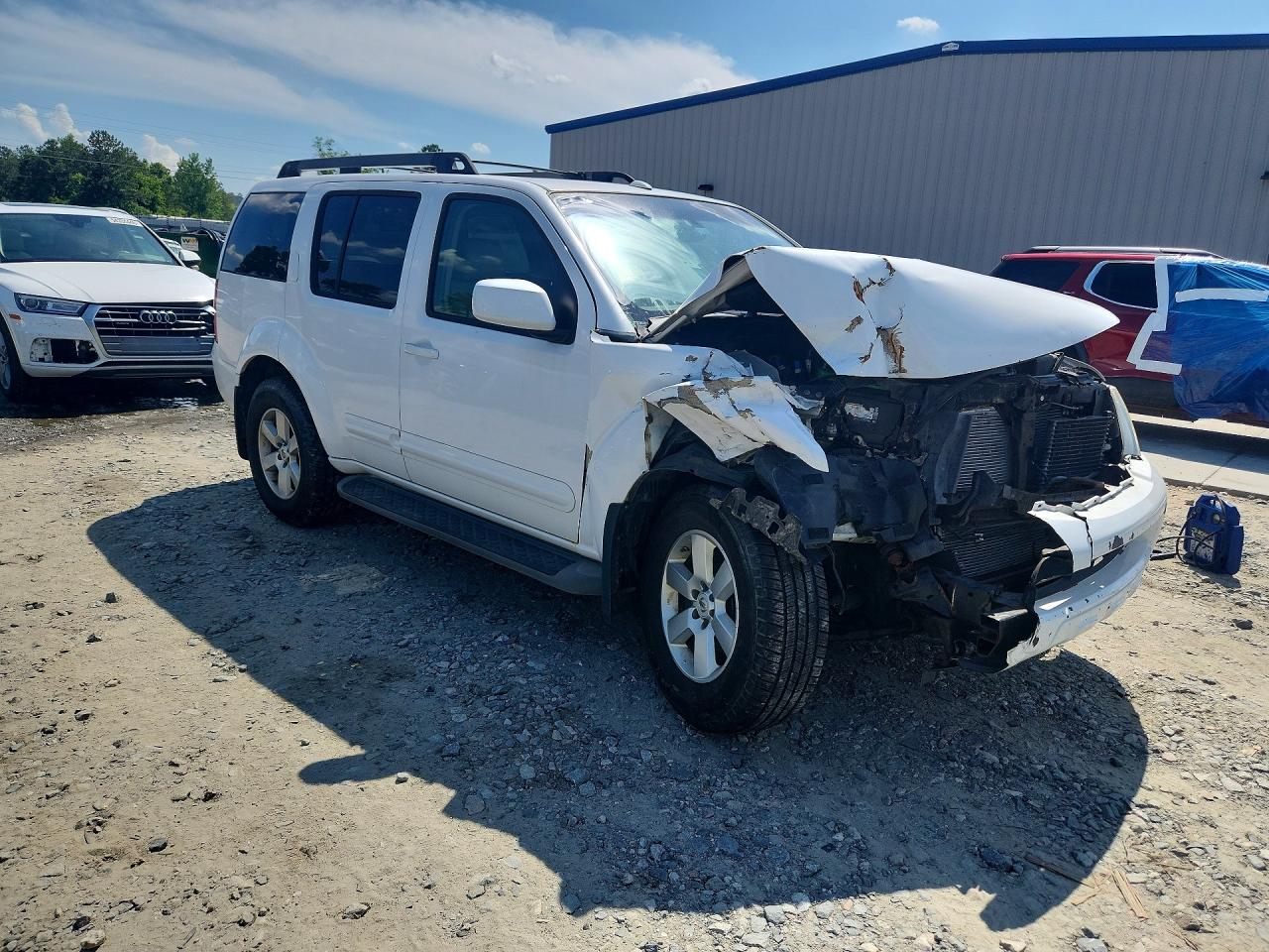 Nissan Pathfinder S