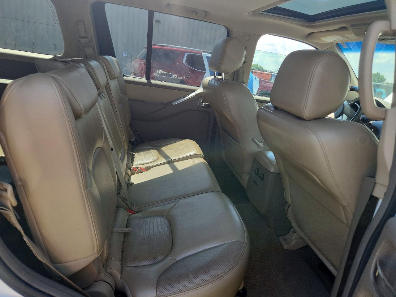Nissan Pathfinder S