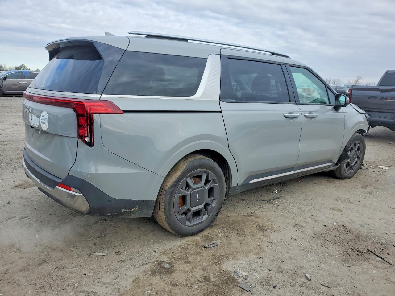 Kia Carnival Sx