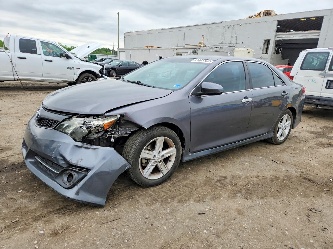 Salvage Toyota Camry Image
