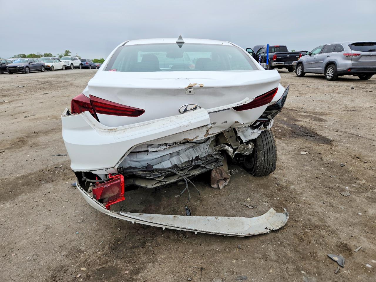 Hyundai ELANTRA Value Edition