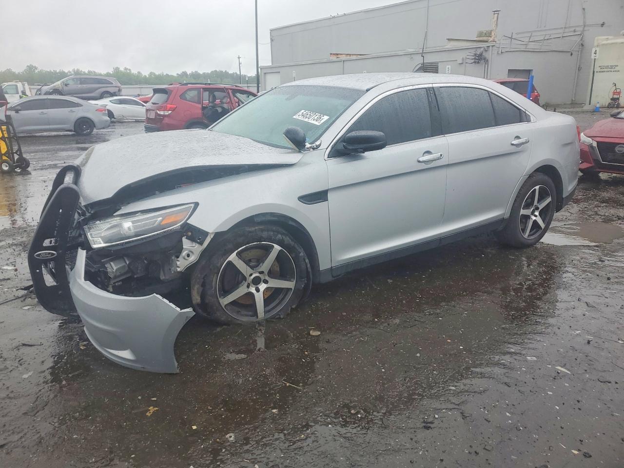 Salvage Ford Taurus Image
