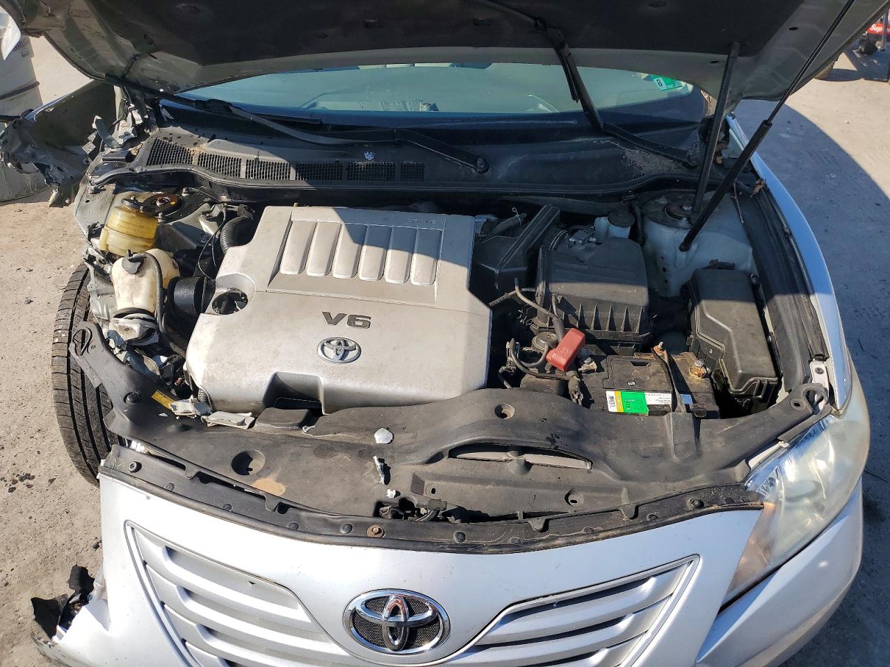 Toyota Camry Le V6