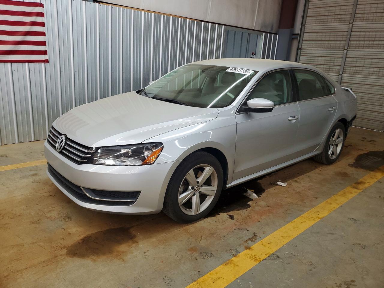 Salvage Volkswagen Passat Image