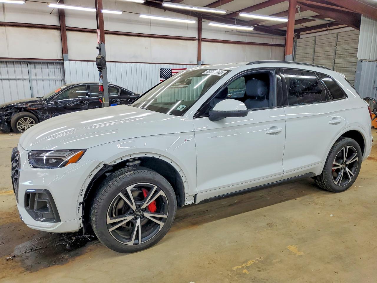 Salvage Audi Q5 Image