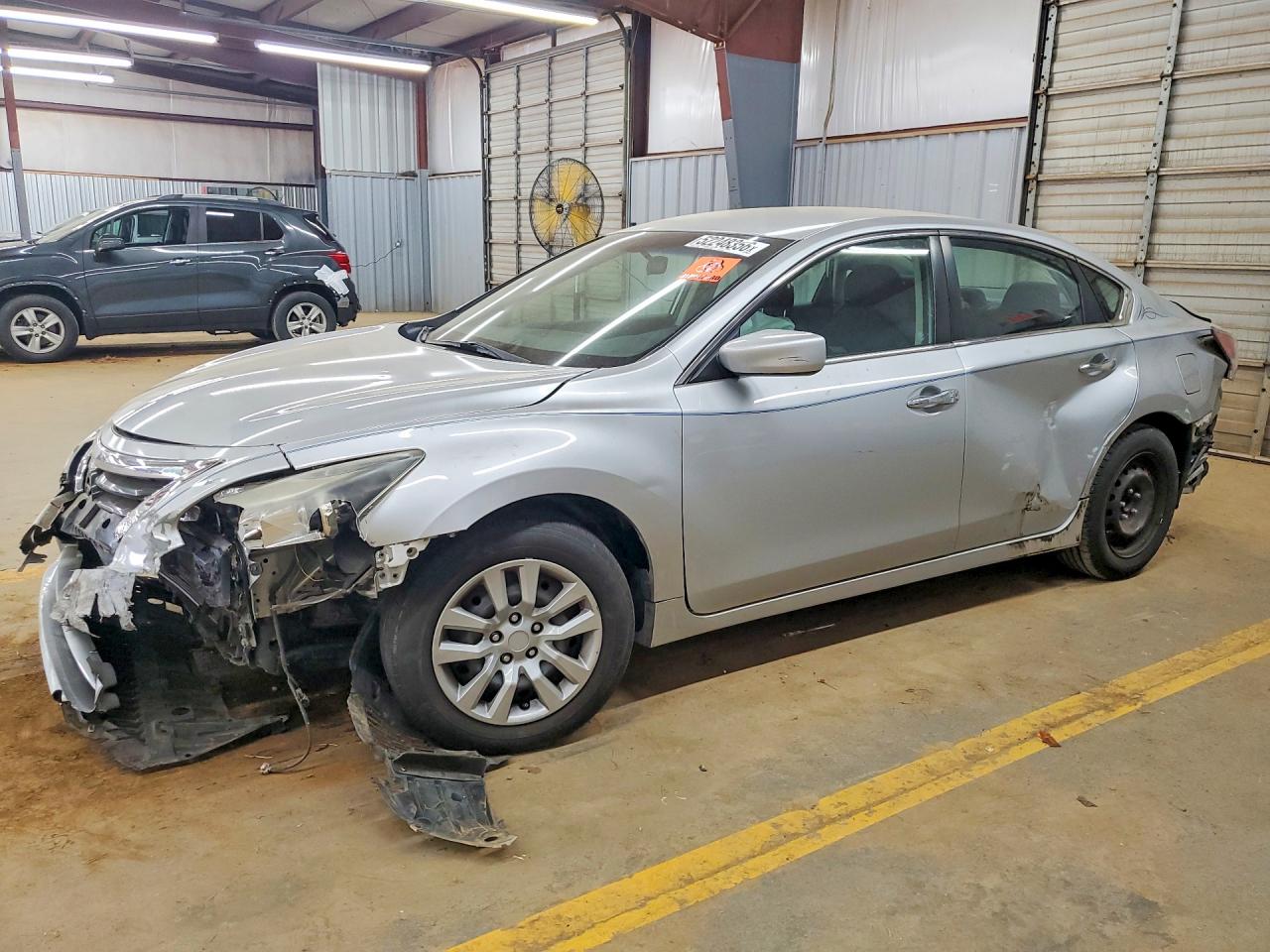 Salvage Nissan Altima Image