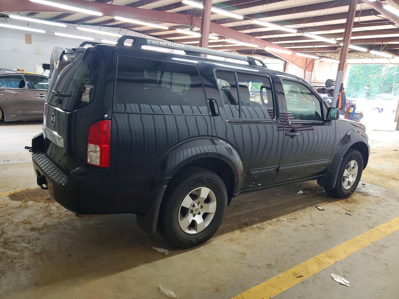Nissan Pathfinder S