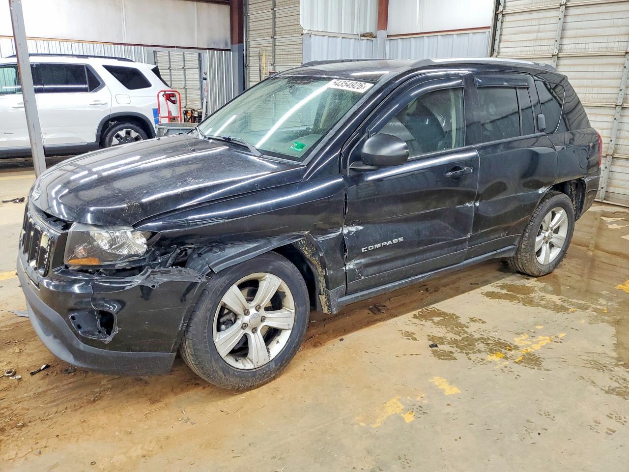 Salvage Jeep Compass Image
