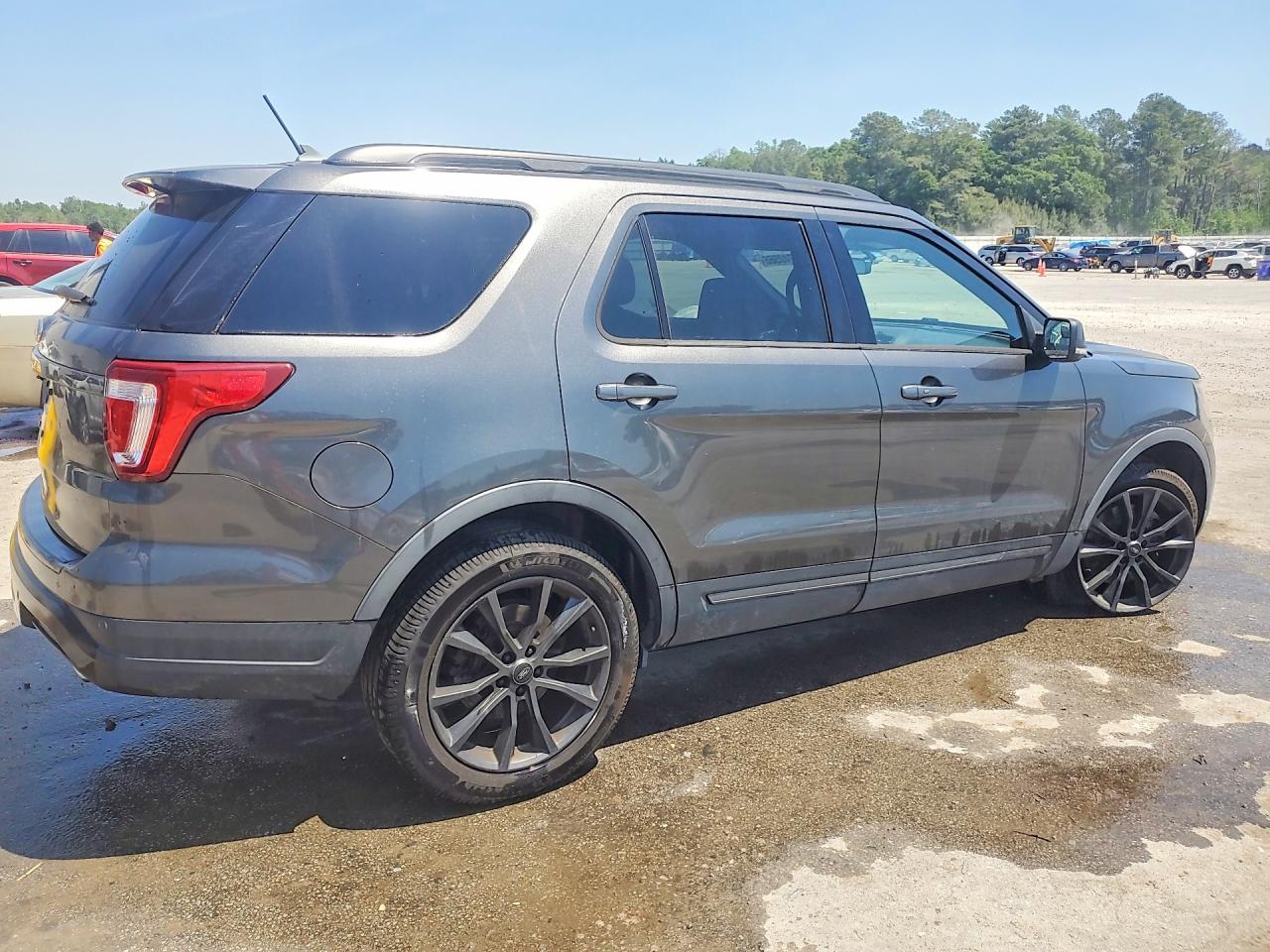 Ford Explorer Xlt