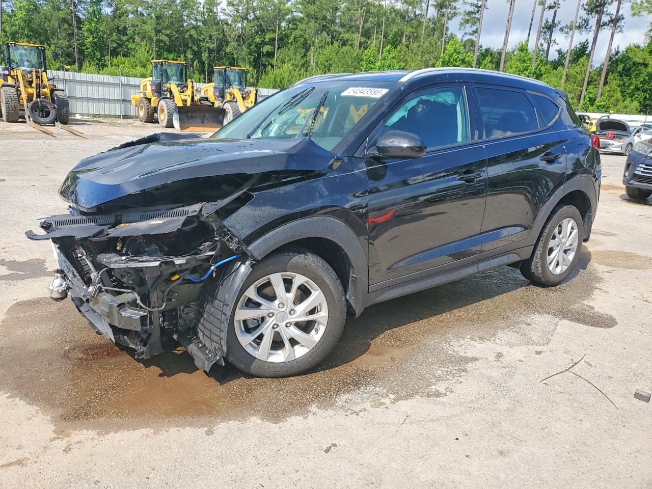 Salvage Hyundai TUCSON Image