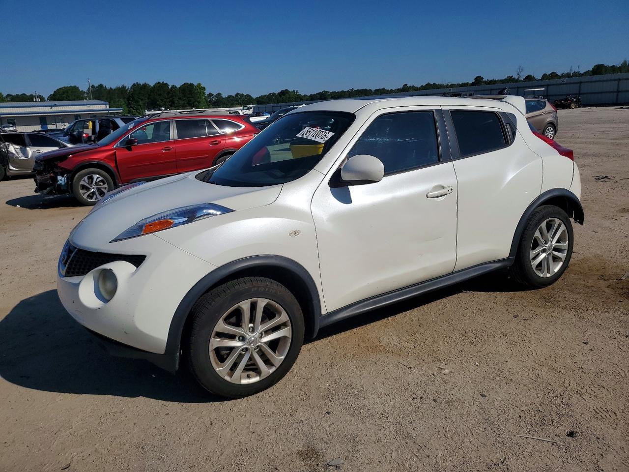 Salvage Nissan JUKE Image
