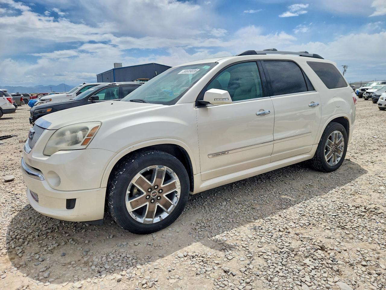Salvage GMC Acadia Image