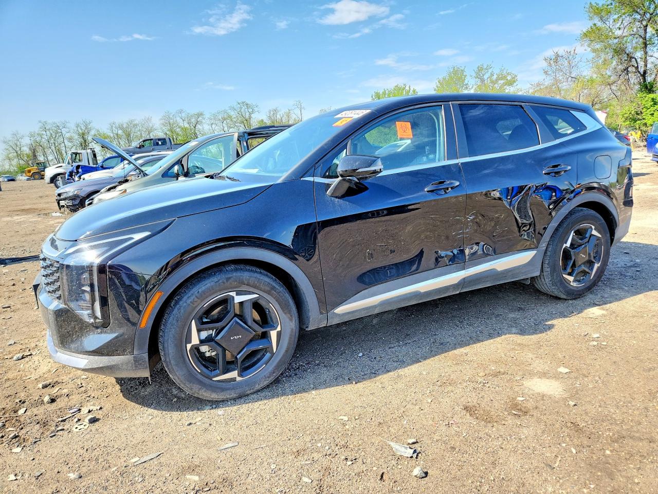 Salvage Kia Sportage Image