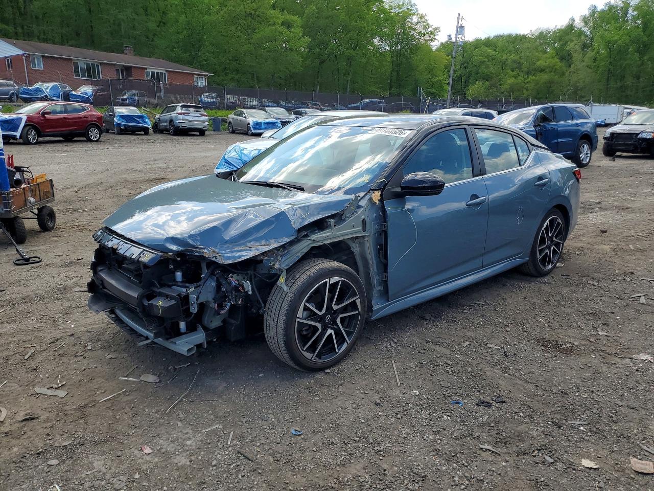 Salvage Nissan Sentra Image