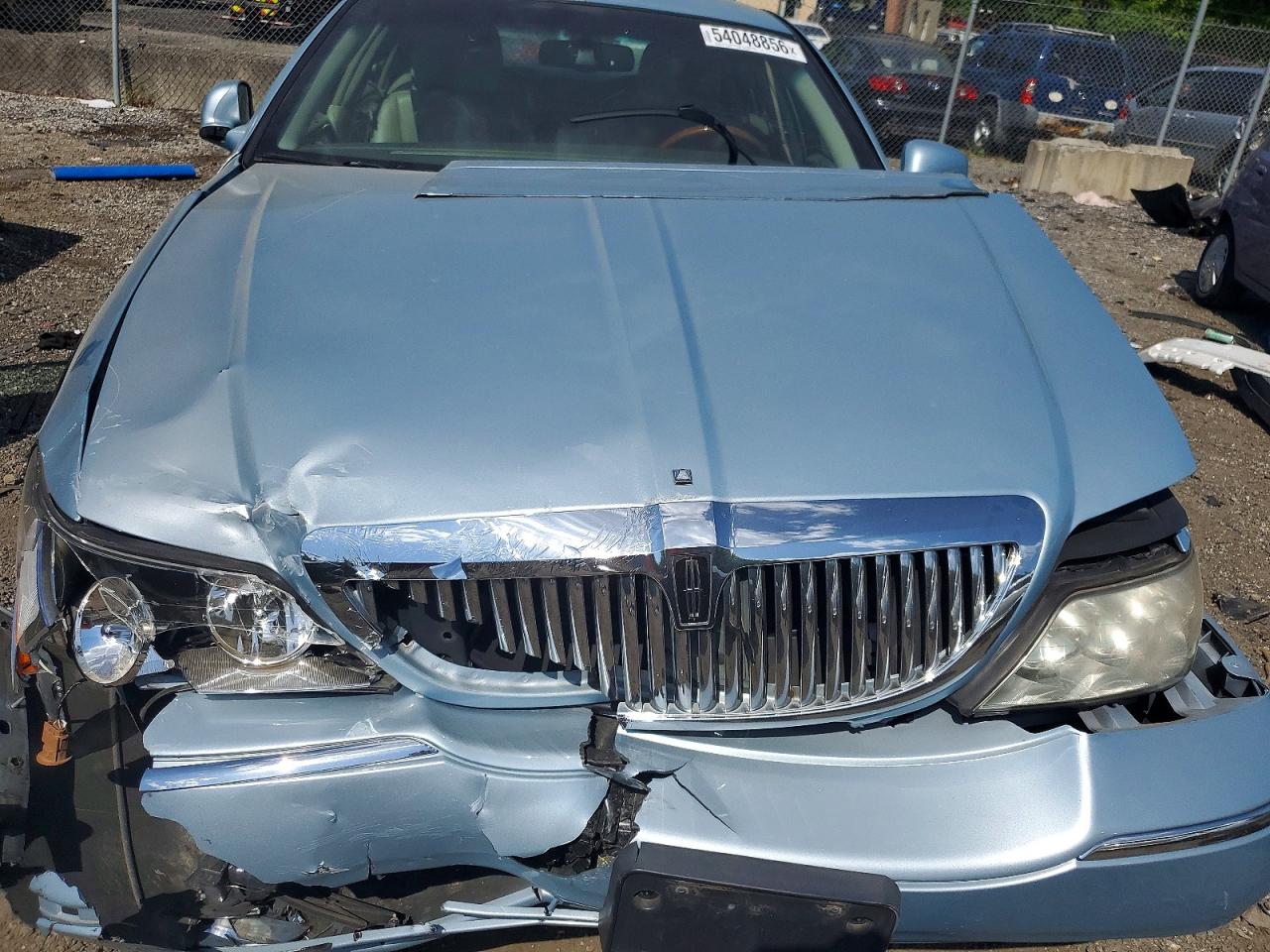 Lincoln Towncar Signature Limited