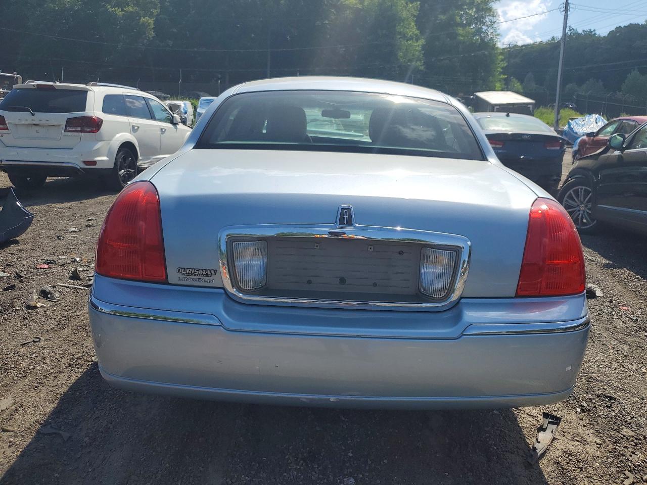 Lincoln Towncar Signature Limited