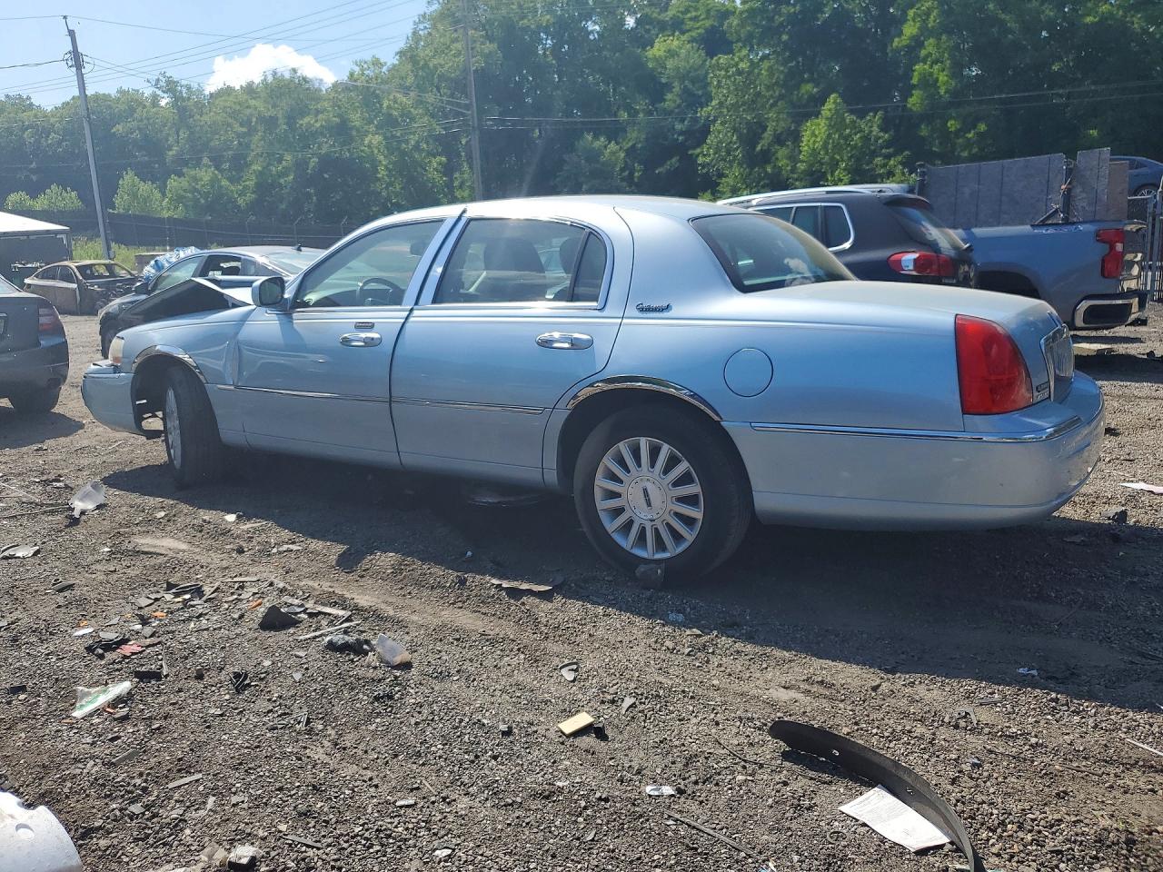 Lincoln Towncar Signature Limited