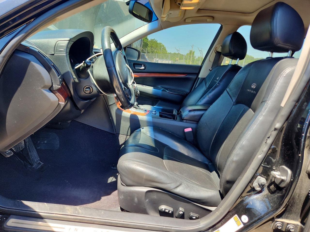 INFINITI G37 X