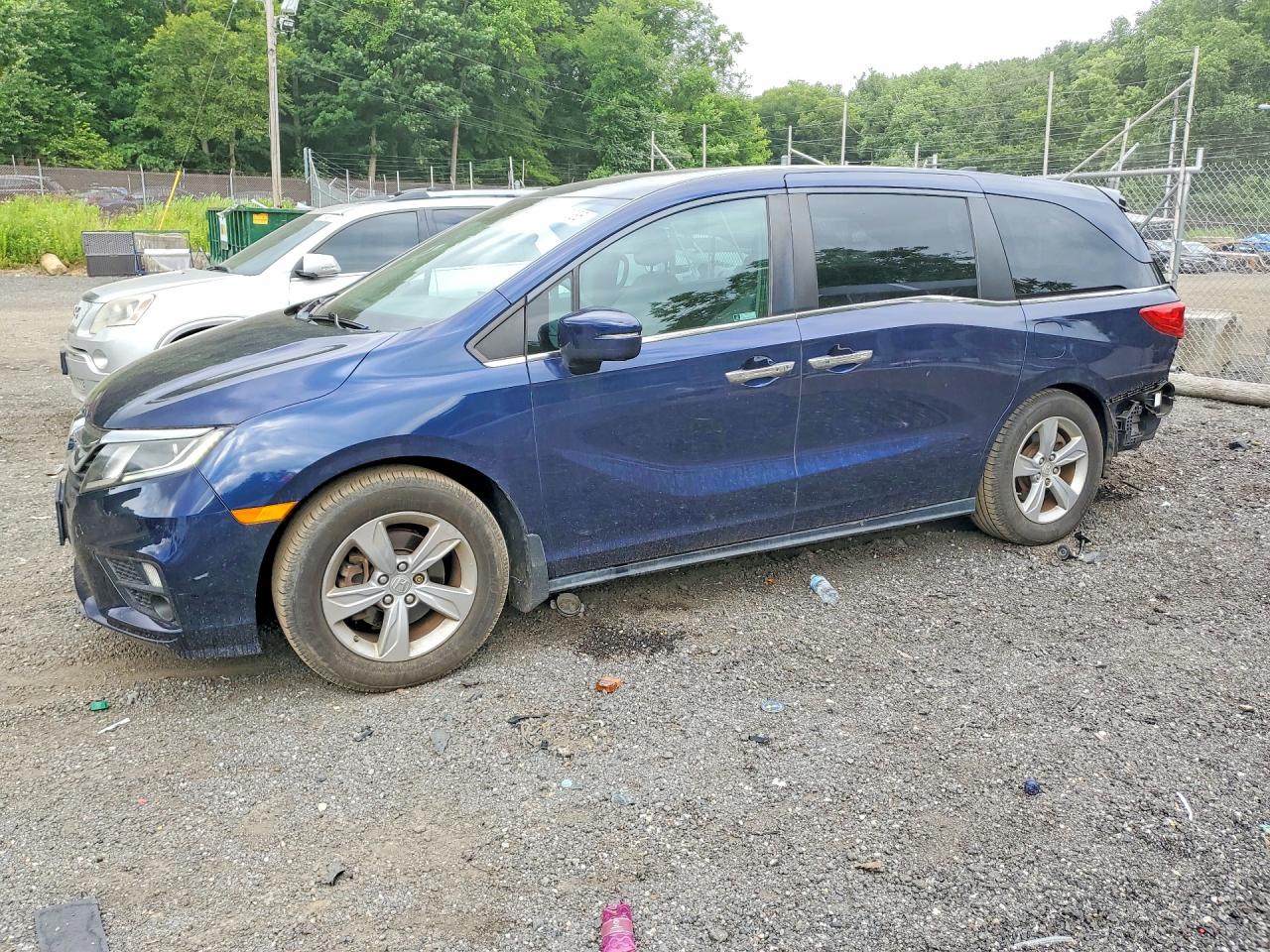 Salvage Honda Odyssey Image