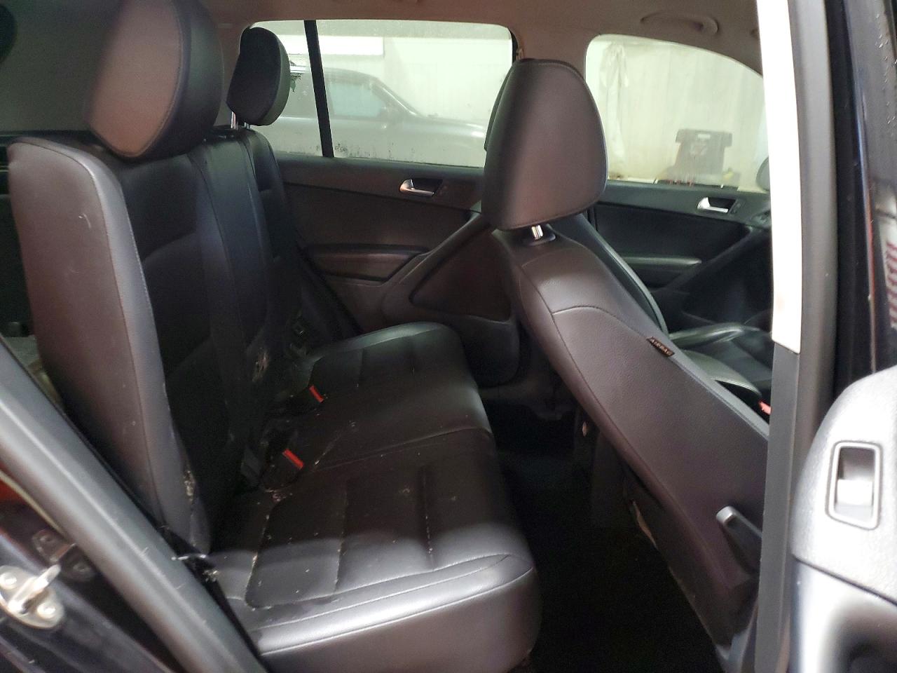 Volkswagen Tiguan S