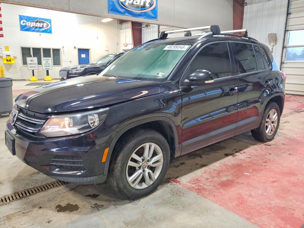 Salvage Volkswagen Tiguan Image