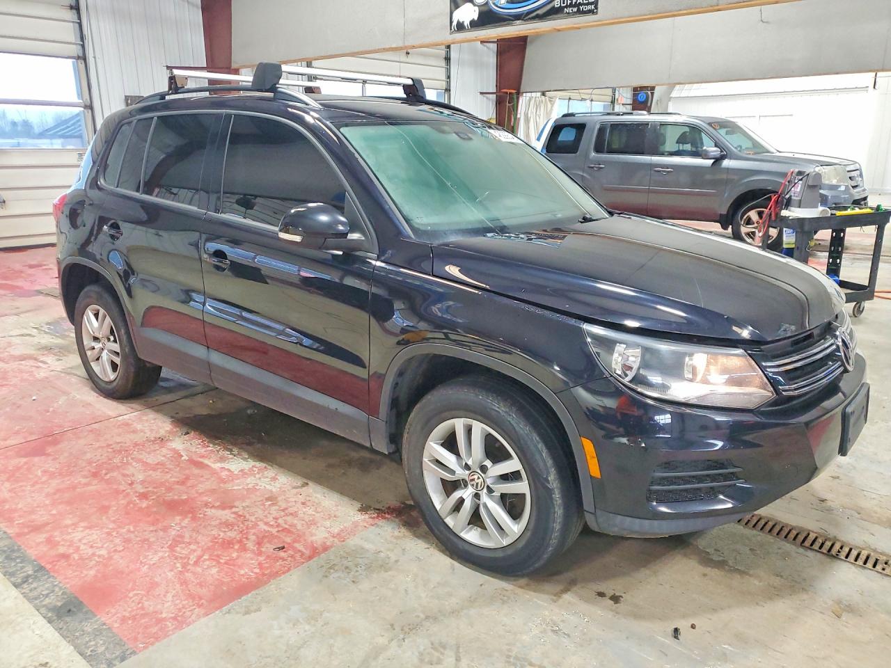 Volkswagen Tiguan S