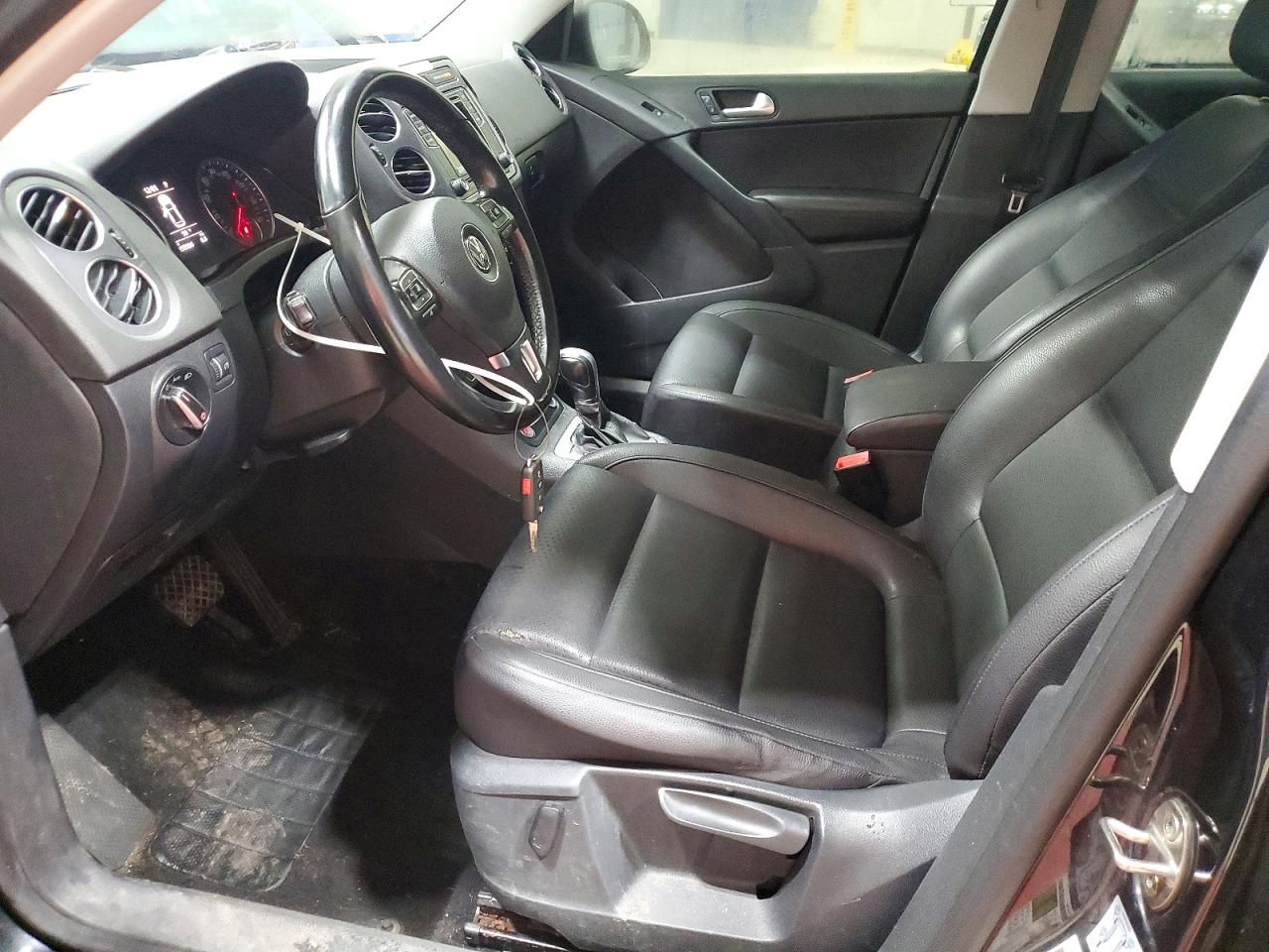Volkswagen Tiguan S