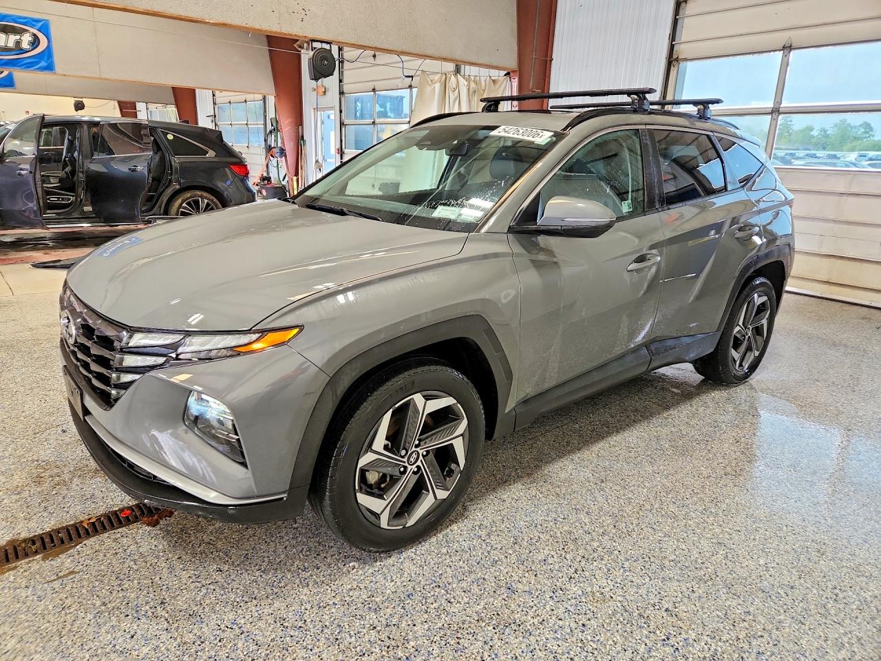 Salvage Hyundai TUCSON Image