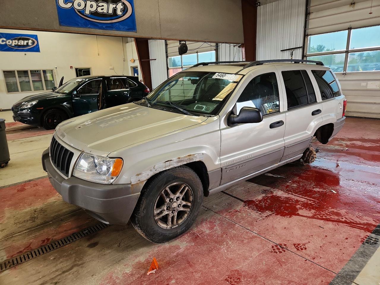 Salvage Jeep Cherokee Image
