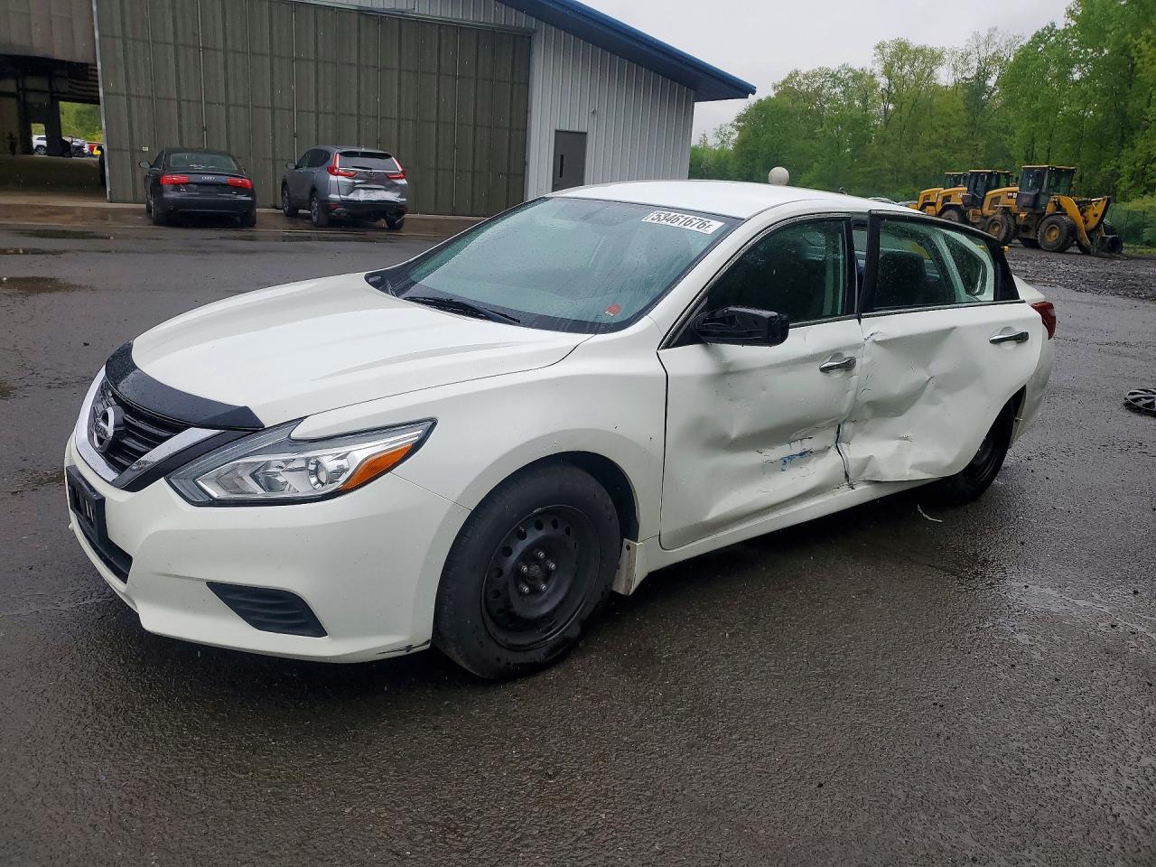 Salvage Nissan Altima Image