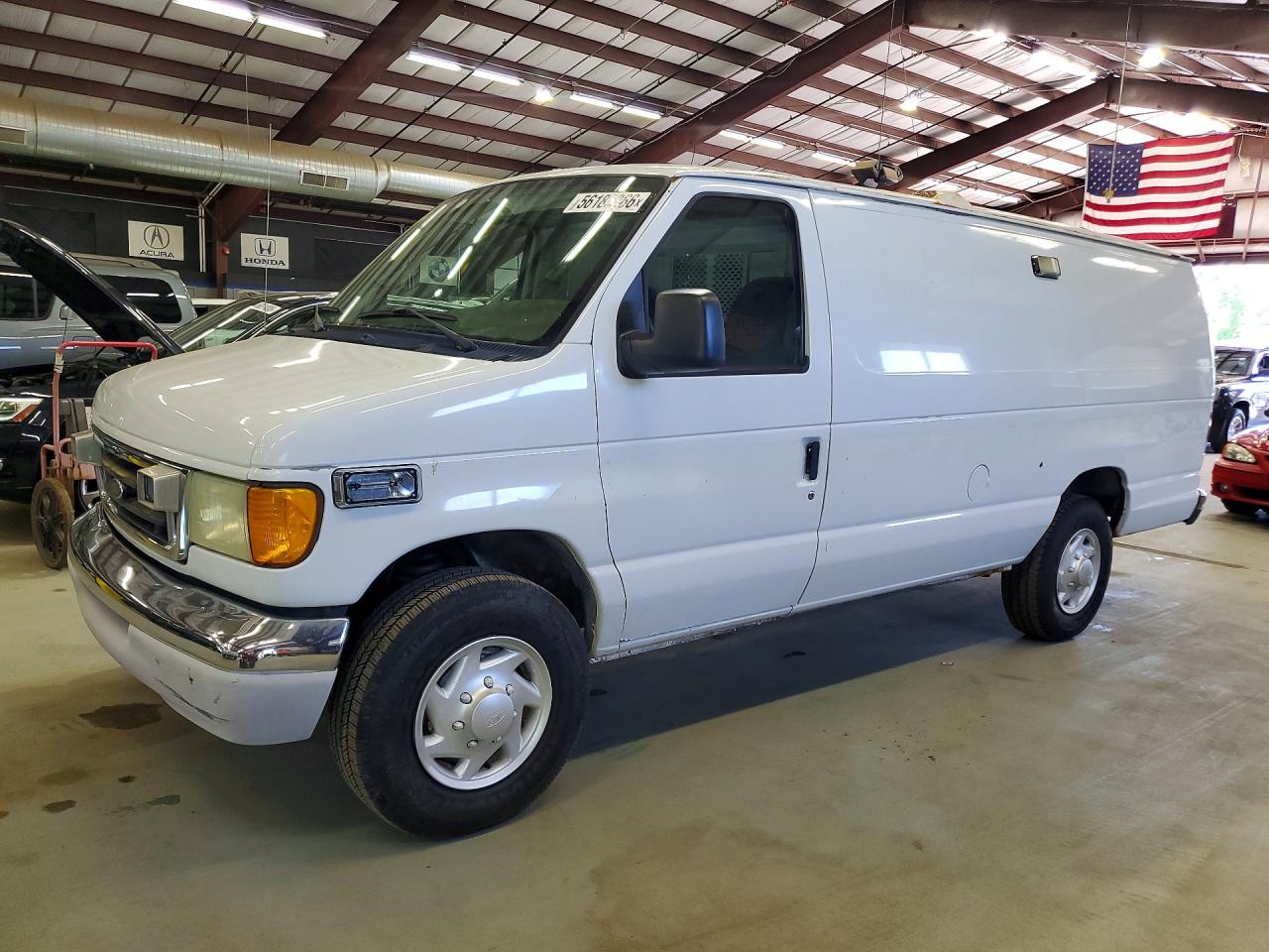 Salvage Ford E-350 Image