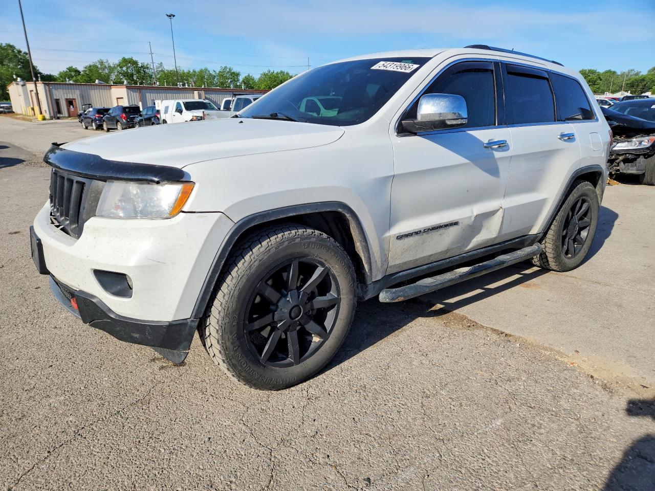 Salvage Jeep Cherokee Image