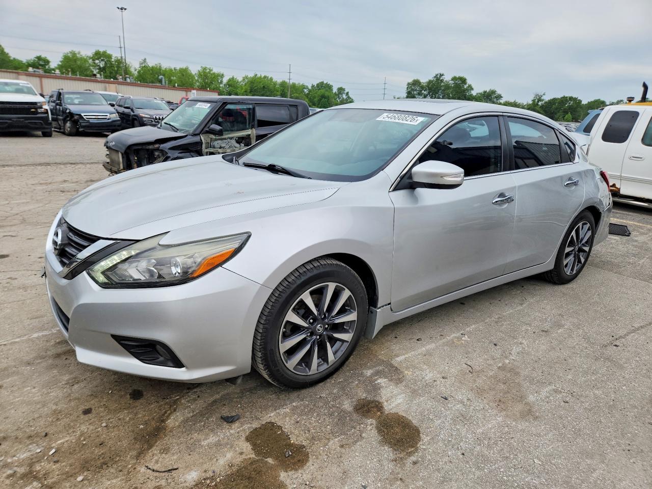 Salvage Nissan Altima Image
