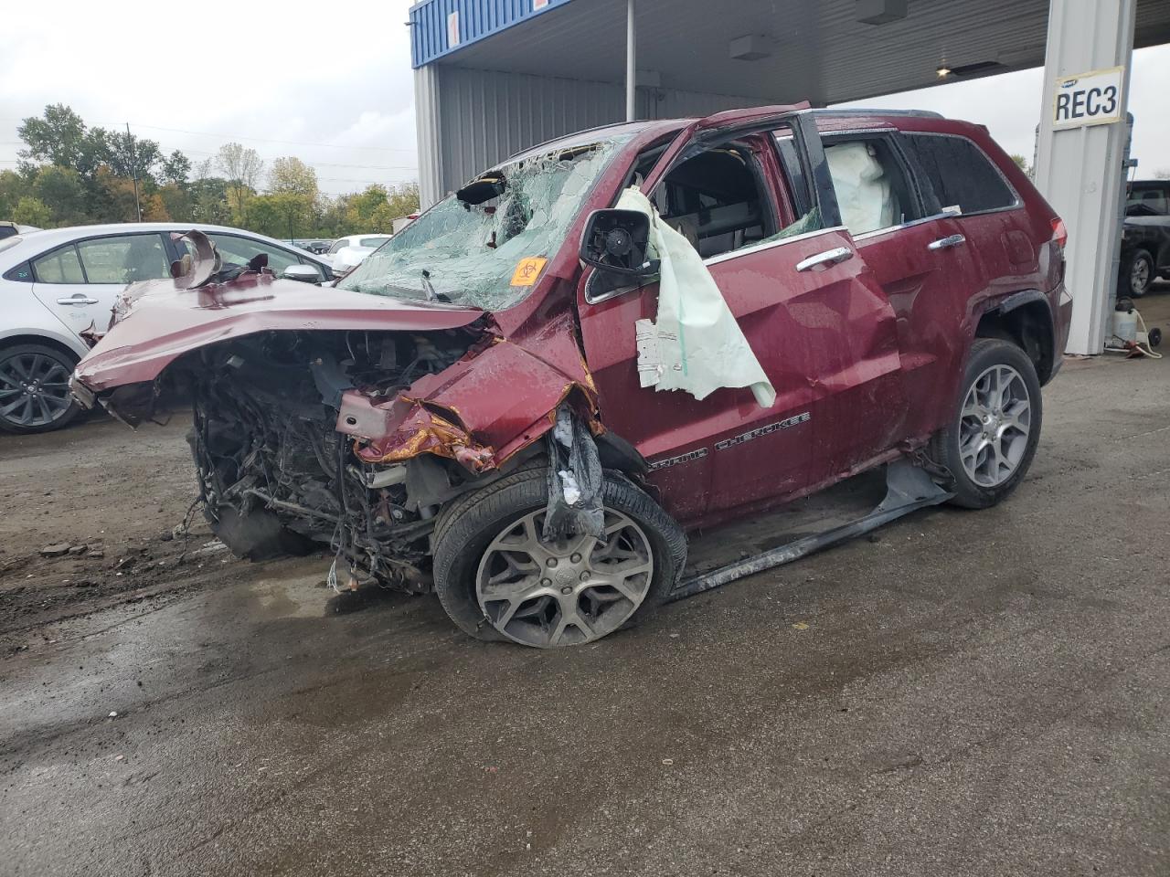 Salvage Jeep Grand Cherokee Image