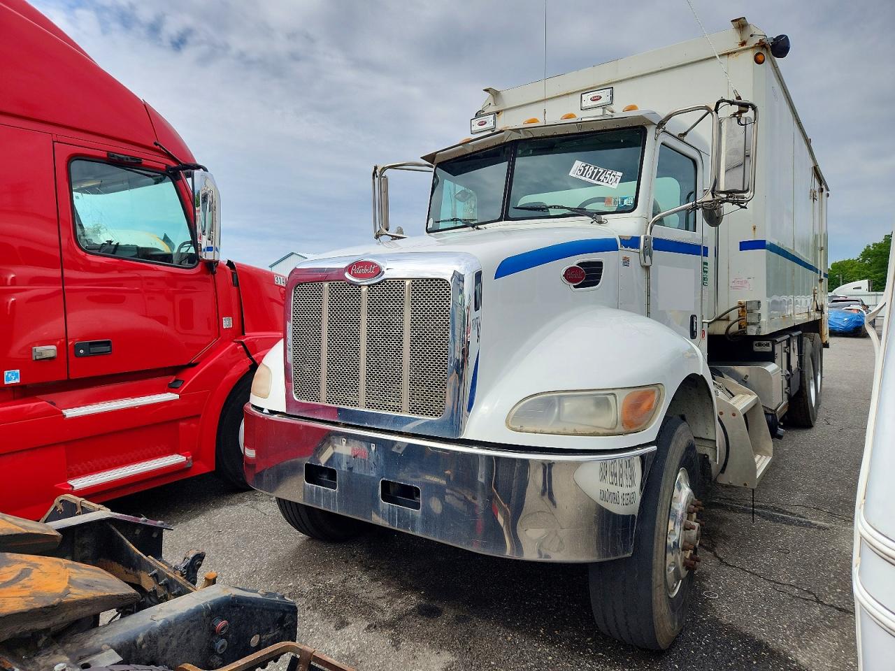 Peterbilt 348