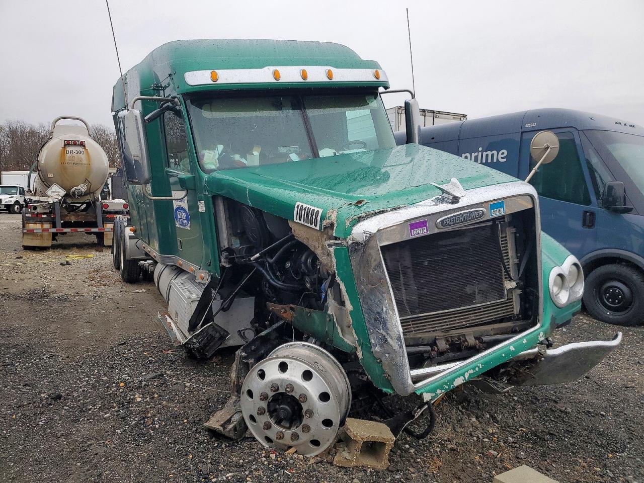 Salvage Freightliner Coronado Image