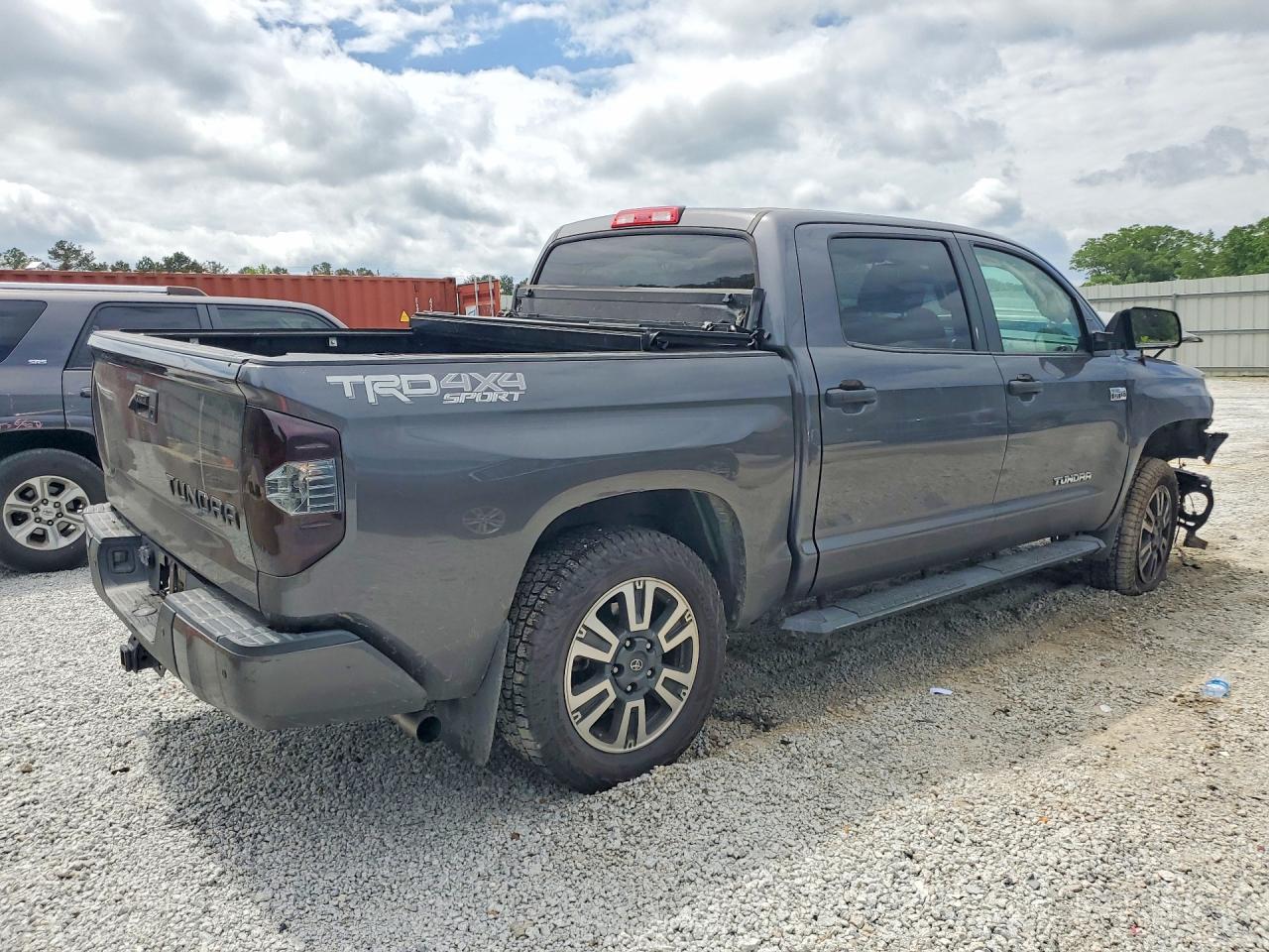Toyota Tundra Crewmax Sr5