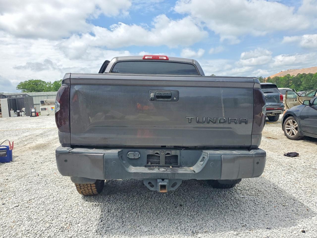 Toyota Tundra Crewmax Sr5