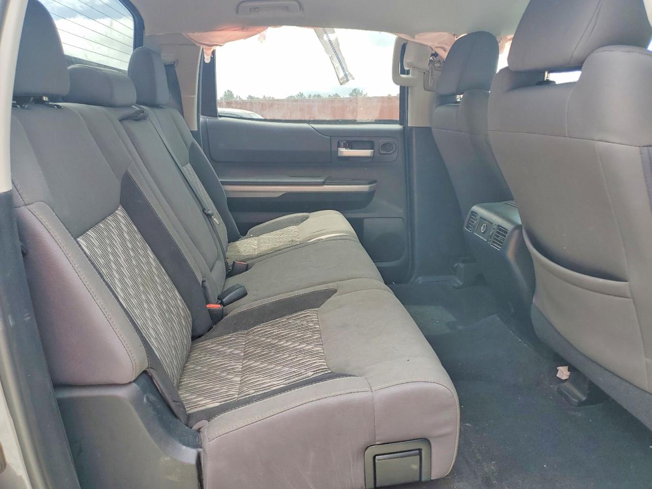 Toyota Tundra Crewmax Sr5