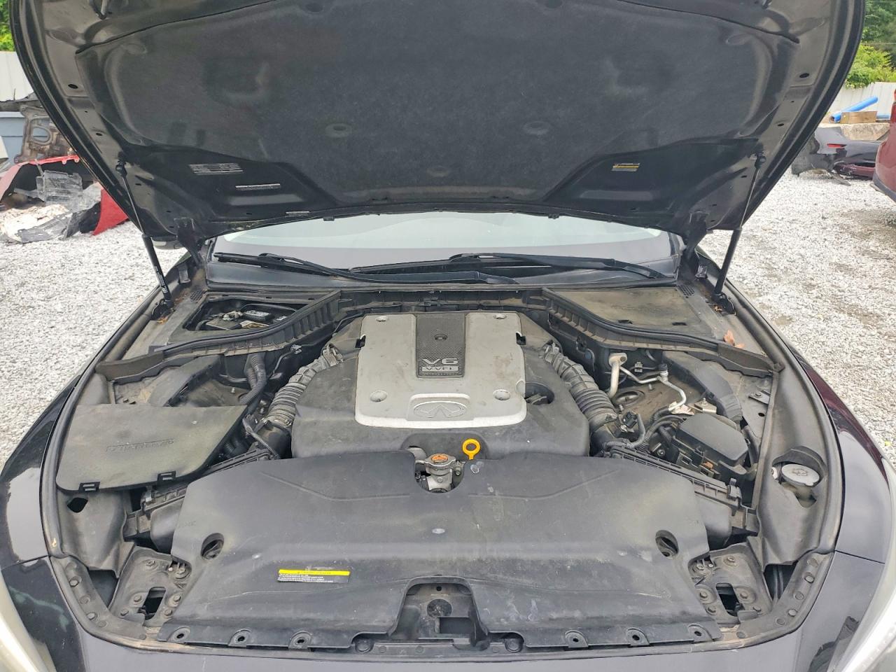 INFINITI Q50 Premium