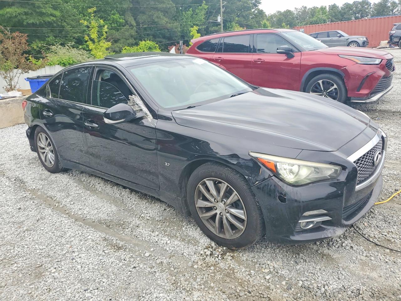 INFINITI Q50 Premium