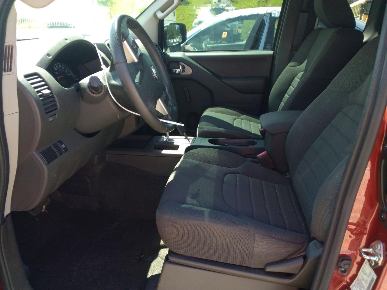 Nissan Frontier S