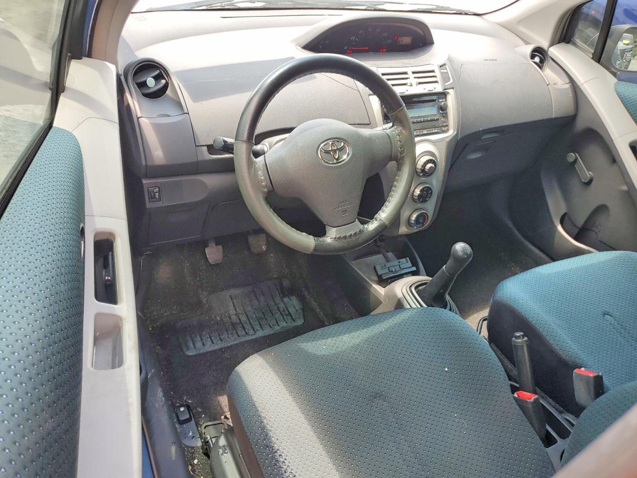Toyota Yaris Base