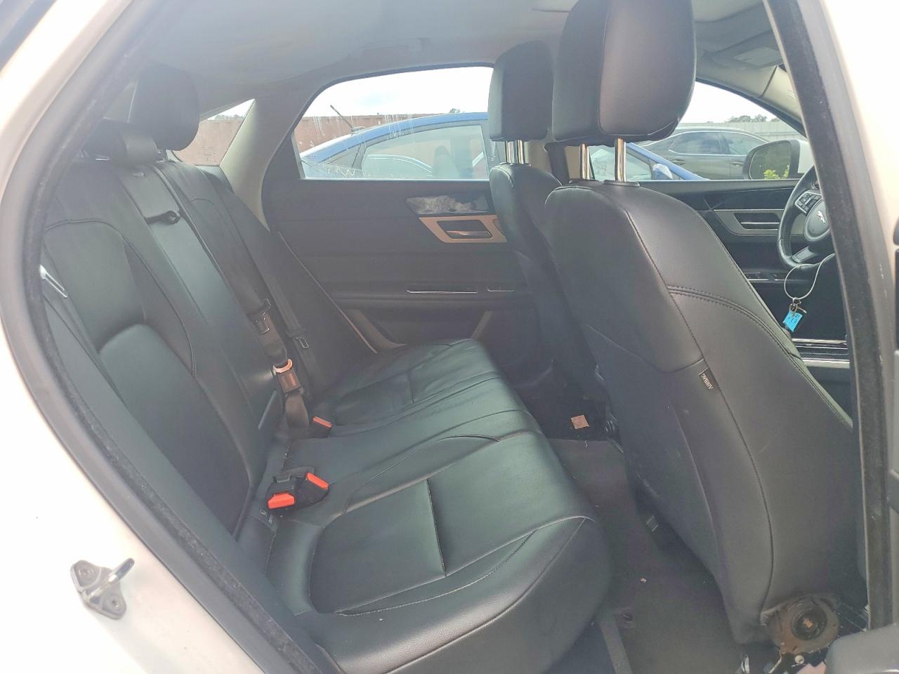 Jaguar XF Premium