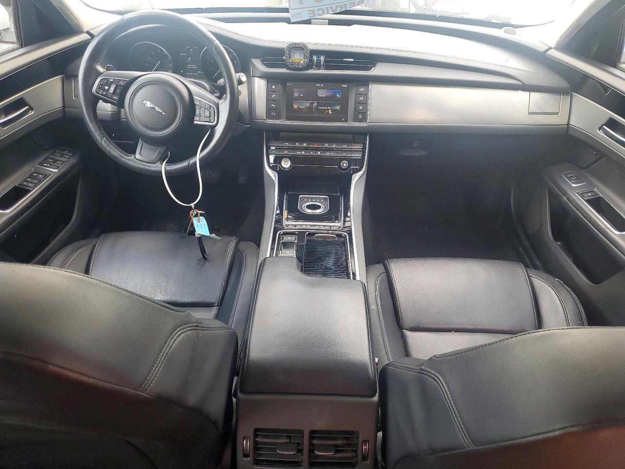 Jaguar XF Premium
