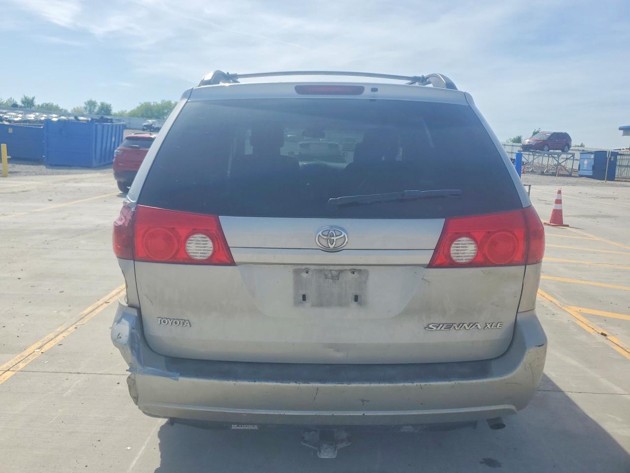 Toyota Sienna Xle 7 Passenger
