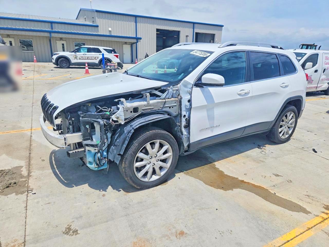 Salvage Jeep Cherokee Image